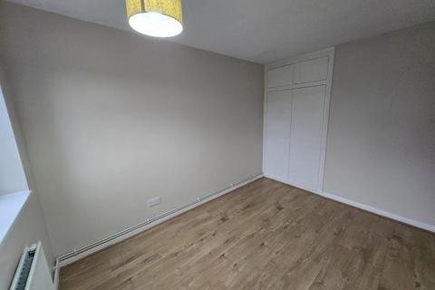 2 bedroom maisonette to rent, Soham Road, Enfield, EN3