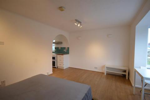 Studio to rent, Conifer Way, Wembley, Middlesex, HA0 3QR