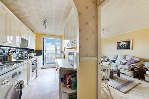 2 bedroom flat for sale, Chiltern Road, London, E3