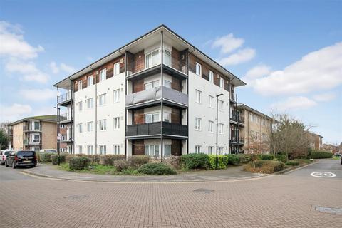 2 bedroom flat for sale, Bennett Close, Hounslow