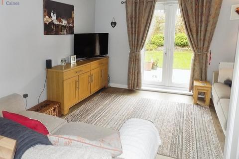 3 bedroom semi-detached house for sale, Cilgant Y Lein, Pyle, Bridgend. CF33 4AQ