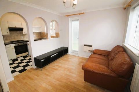 1 bedroom cluster house to rent, The Dell, Wigmore, Luton, LU2