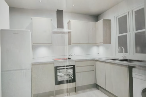 4 bedroom terraced house to rent, Ebenezer Walk, London, SW16