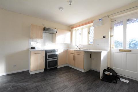 2 bedroom terraced house to rent, Vera Crescent, Rainworth