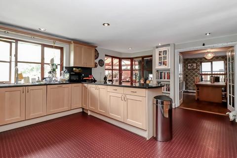 4 bedroom property for sale, Penmans Hill, Chipperfield, WD4