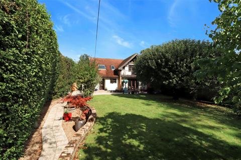 4 bedroom detached house for sale, Penmans Hill, Chipperfield, WD4