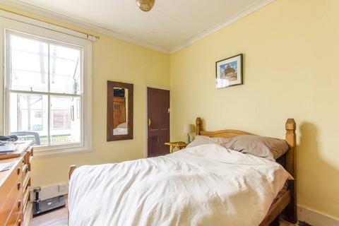 1 bedroom flat for sale, Knotts Green Road, Leyton, London, E10