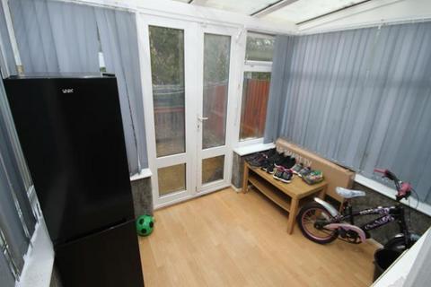 2 bedroom townhouse for sale, Briarfield Gardens, Shipley