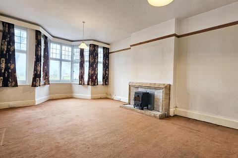 5 bedroom detached house for sale, Victoria Park Road, Leicester