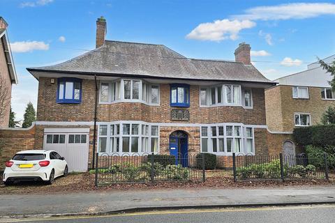 5 bedroom detached house for sale, Victoria Park Road, Leicester