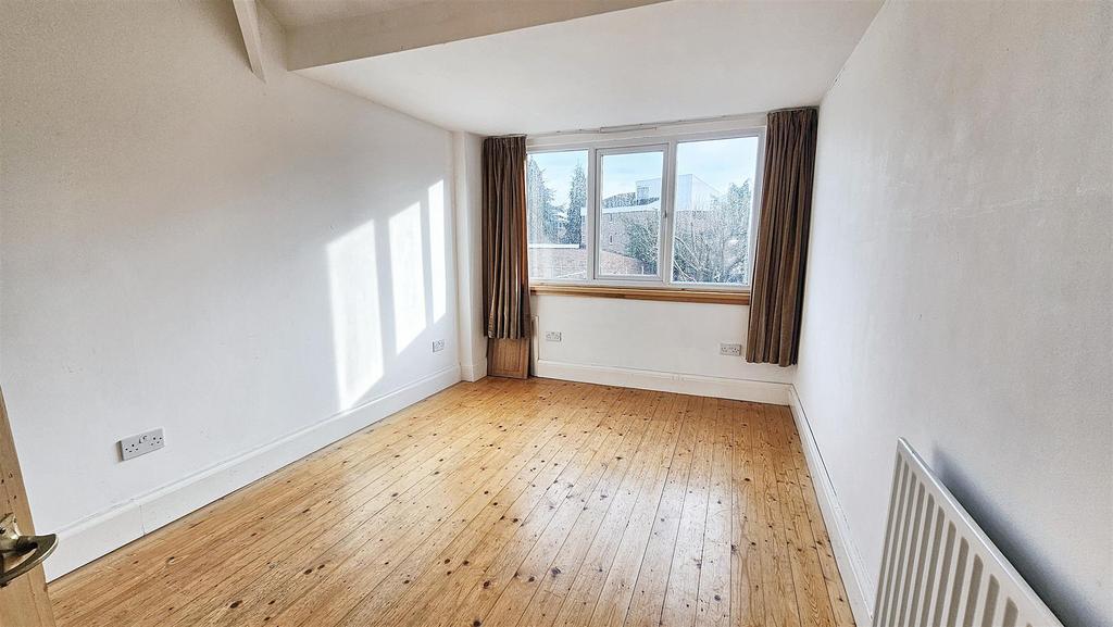 Bedroom 4.jpg