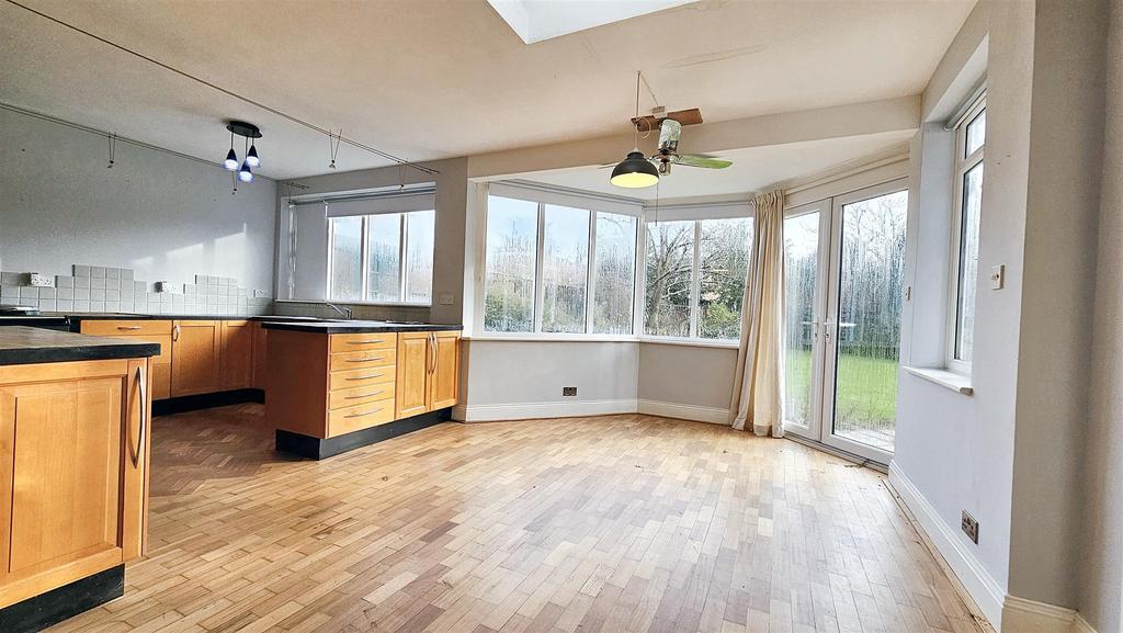 Living Dining Kitchen..jpg