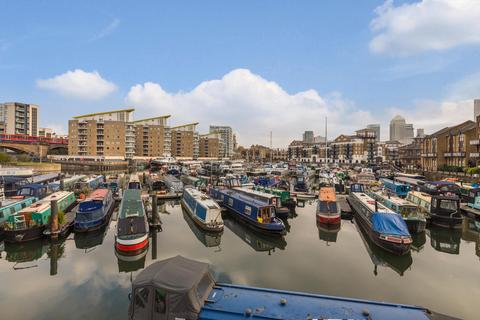 3 bedroom apartment for sale, Basin Approach, Limehouse, London, E14