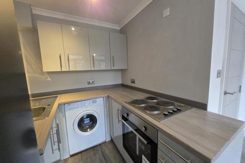 3 bedroom maisonette to rent, Greenfield Road, Tottenham, N15