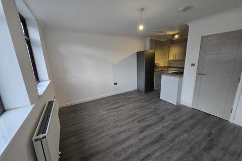 3 bedroom maisonette to rent, Greenfield Road, Tottenham, N15