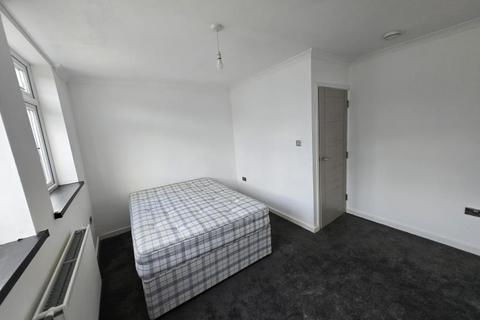 3 bedroom maisonette to rent, Greenfield Road, Tottenham, N15