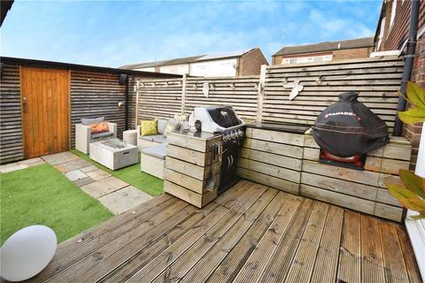 242 Fowler Road, Aylesbury, HP19 7QE