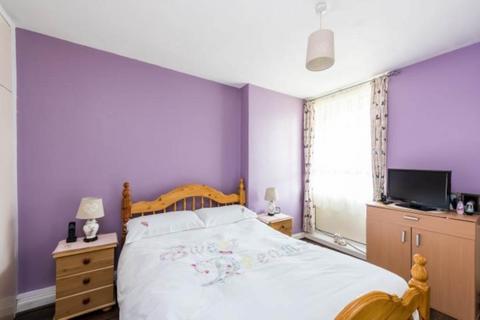 2 bedroom flat to rent, Two Bedroom Flat in the heart of Stockwell, SW8 1HX