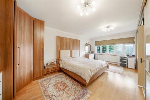 4 bedroom detached house to rent, Pebworth Road, HARROW