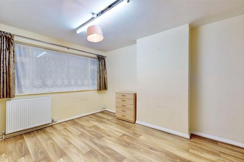 4 bedroom townhouse to rent, Crowborough Court, St. Leonards Road, London, W13