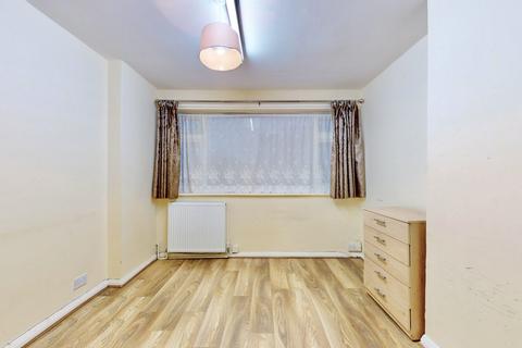 4 bedroom townhouse to rent, Crowborough Court, St. Leonards Road, London, W13