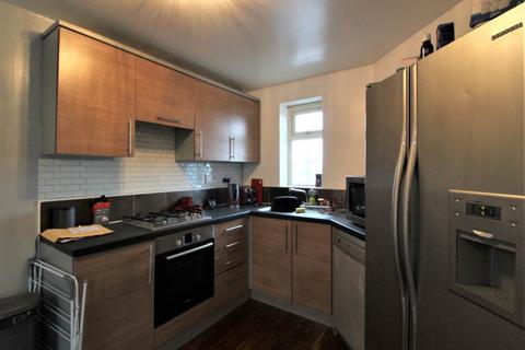 2 bedroom flat to rent, Barberry Court, Barnsley,