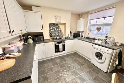 2 bedroom end of terrace house to rent, Castle Street, Sleaford, NG34