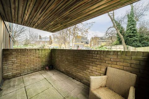 2 bedroom flat to rent, Churchwood Gardens, London SE23