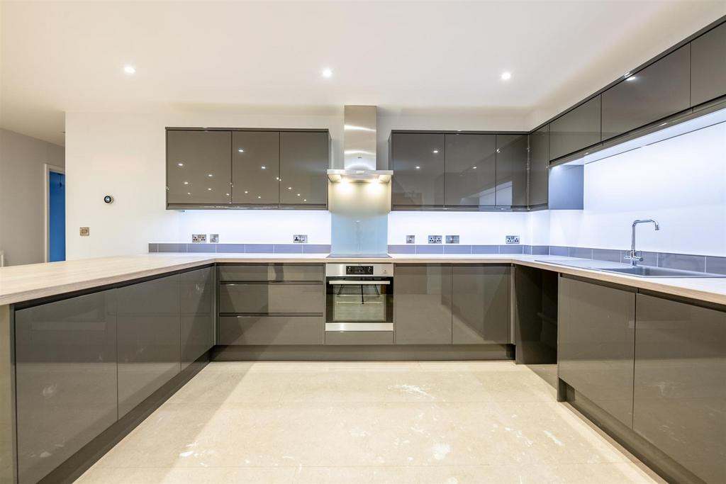 Flat b 118 Sea Front-13.jpg