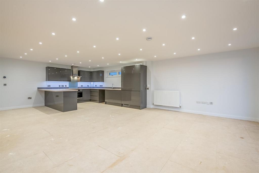 Flat a 118 Sea Front-11.jpg