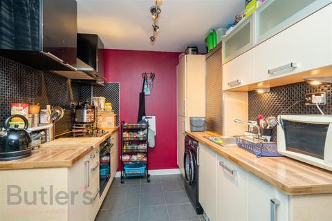 2 bedroom flat to rent, Throwley Way, Sutton