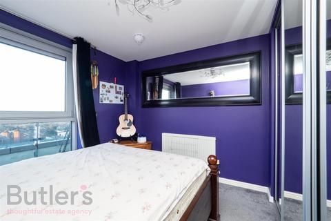 2 bedroom flat to rent, Throwley Way, Sutton