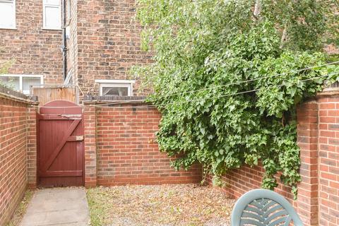 2 bedroom townhouse to rent, Haughton Road, York