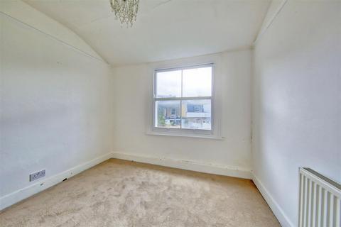 2 bedroom flat for sale, Winfrith Road, London