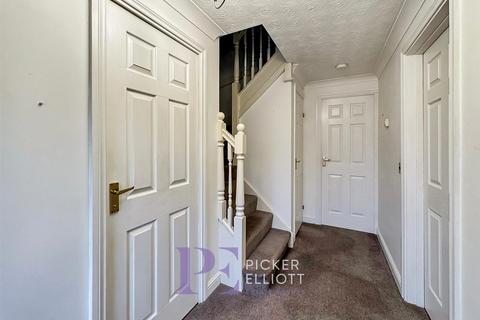 4 bedroom detached house for sale, Gainsborough Avenue, Hinckley LE10