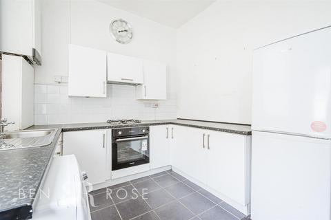 2 bedroom terraced house to rent, Wildman Street, Preston