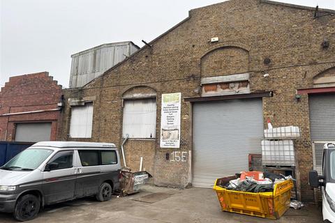 Warehouse to rent, Canal Road, Rochester, Kent