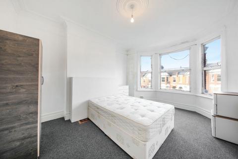 4 bedroom apartment for sale, Ridley Road, London, NW10