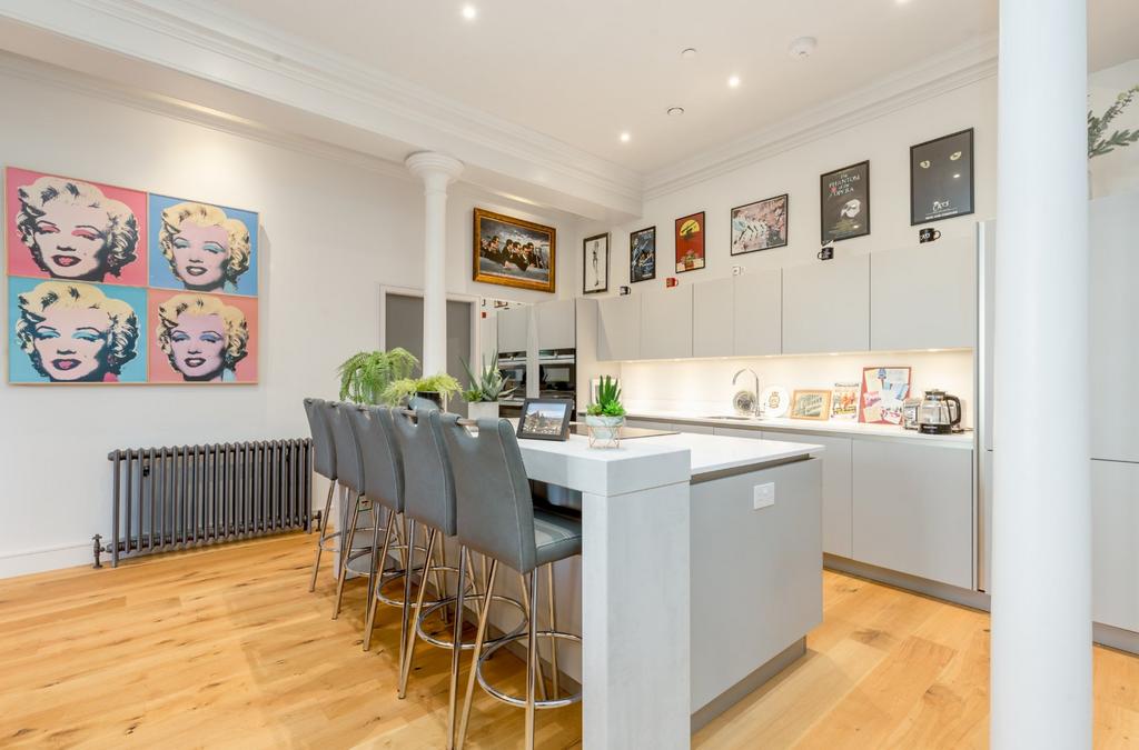 Living Room/Kitchen