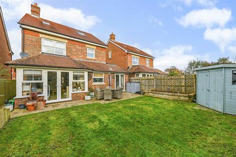 4 bedroom detached house for sale, Pine Close, Westergate