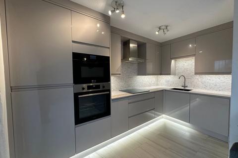 2 bedroom flat for sale, Boycott Avenue, Oldbrook, MK6