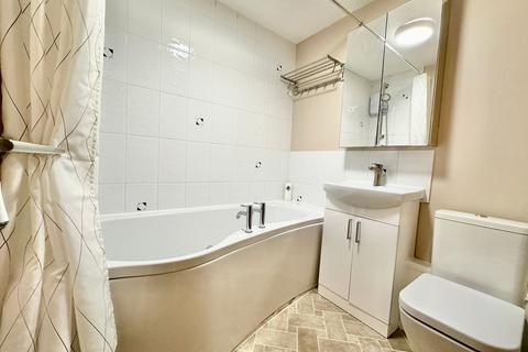 2 bedroom flat for sale, Boycott Avenue, Oldbrook, MK6