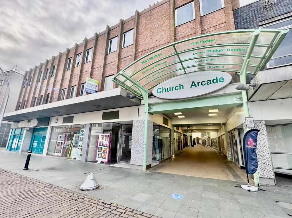 Retail Unit for Let in Church Arcade, Bedford Tow