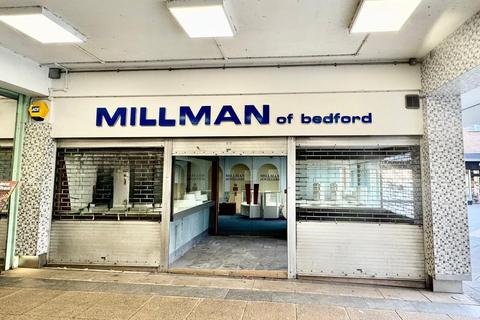 Retail property (high street) to rent, Bedford MK40