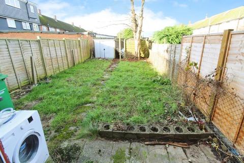 3 bedroom terraced house for sale, Harrow Road, Langley