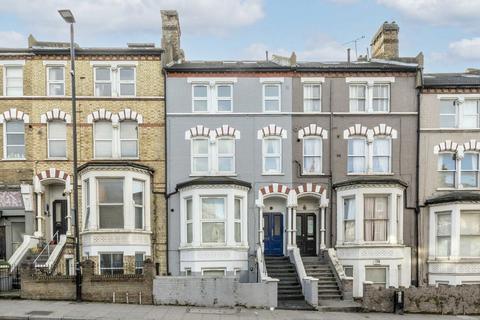 2 bedroom flat for sale, Battersea Rise, London SW11