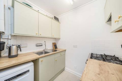 2 bedroom flat for sale, Battersea Rise, London SW11