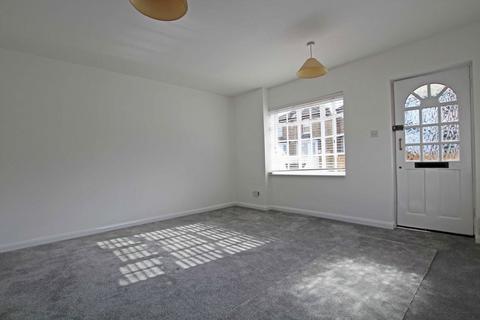 Studio to rent, Hawks Road, Kingston Upon Thames KT1