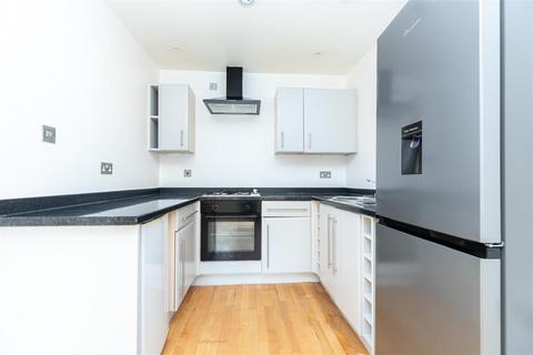 2 bedroom flat to rent, Hinton Road, Bournemouth BH1