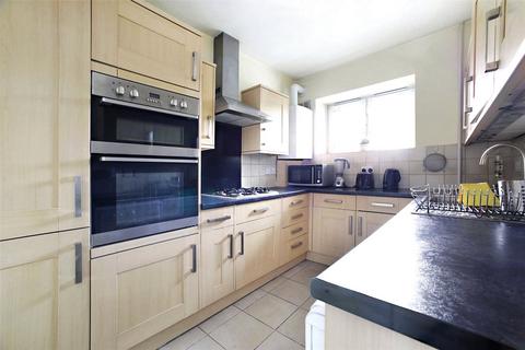 3 bedroom apartment to rent, Munday House, Burbage Close, London, SE1